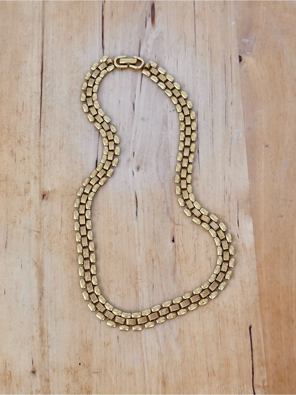 Classic Vintage Monet Panther Link Chain Necklace Slinky Gold Tone Collar - Picture 4 of 10